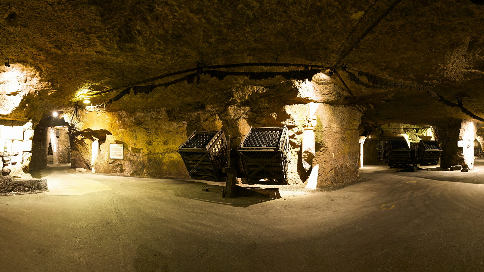 Bouvet-Ladubay_caves